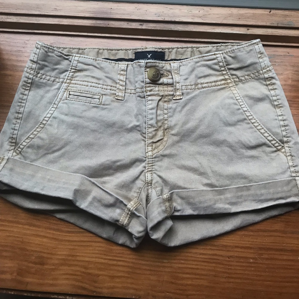 American Eagle khaki shortie shorts
